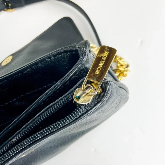 MICHAEL KORS Black Leather Crossbody Bag with Gold Logo - Picture 5 of 8